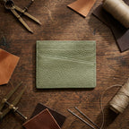 Porte-cartes en cuir design asymétrique